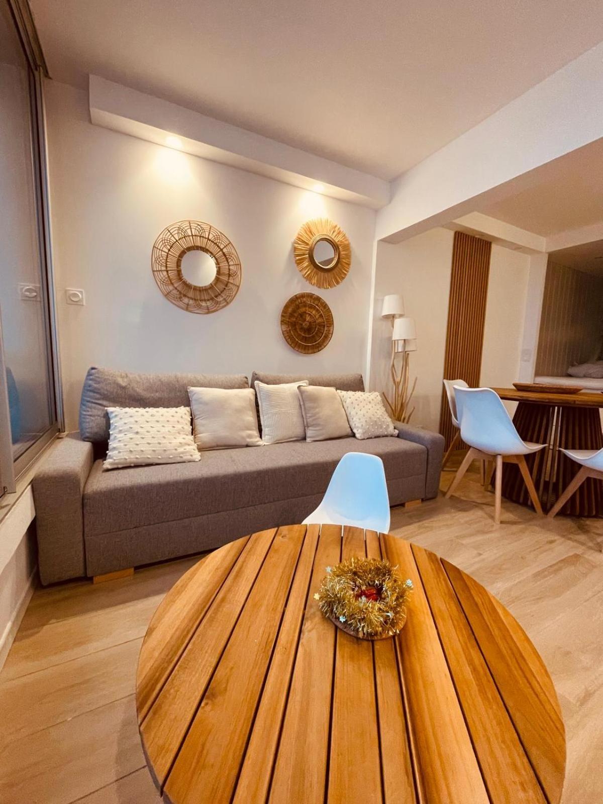 Studio Front De Mer Renove เลอบาร์กาแรส ภายนอก รูปภาพ
